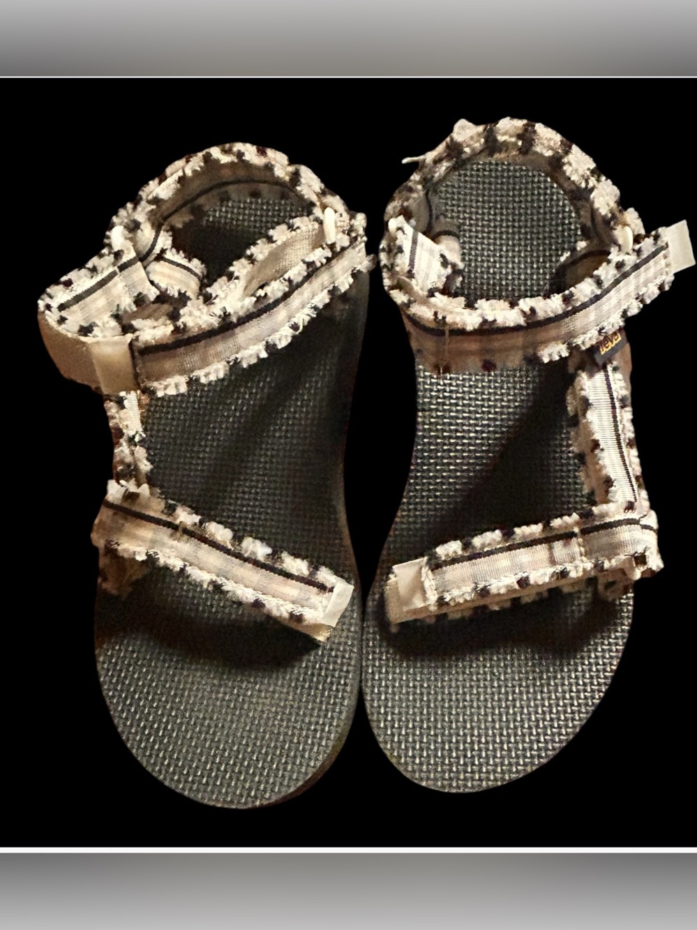 Teva Women's Black Footbed Sandals with Beige Patterned Straps Sz 6 EUC